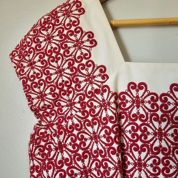 EUC BEAUTIFUL TALBOTS RED EMBROIDERED SHIFT DRESS SIZE 12 - Picture 7 of 15